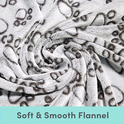 Ultra-Plush Pet Blanket | Hypoallergenic, Machine-Washable, Reinforced Edges